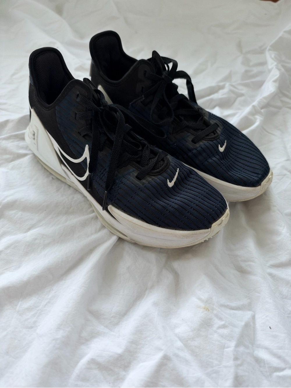 Nike Men’s LeBron Witness 6 Shoes Good condition Size 10.5